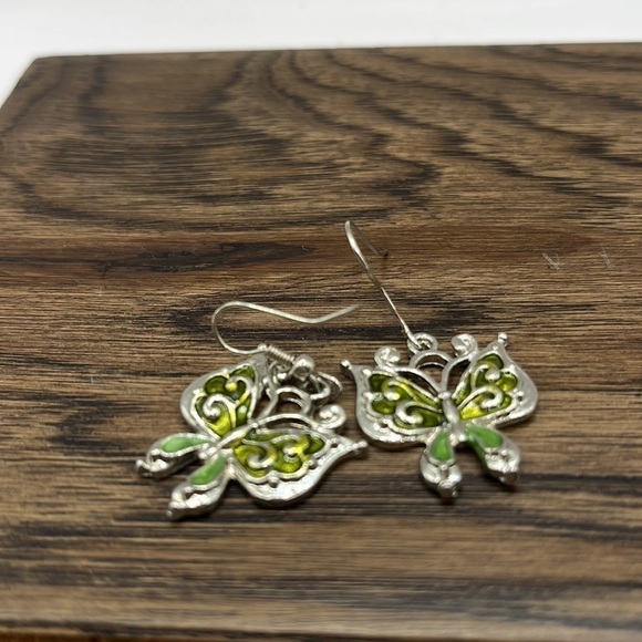 Butterfly Drop Earrings Silver tone and Green Enamel Butterfly 🦋 - Picture 10 of 13